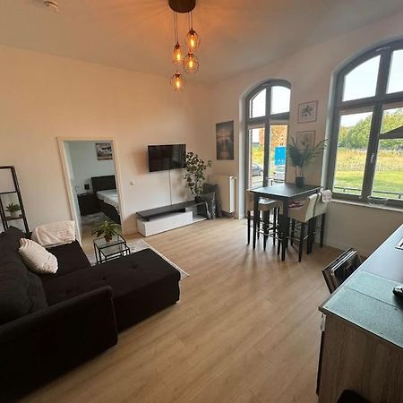 Apartment Mit Parkplatz Und Wifi Magdeburg Exteriör bild